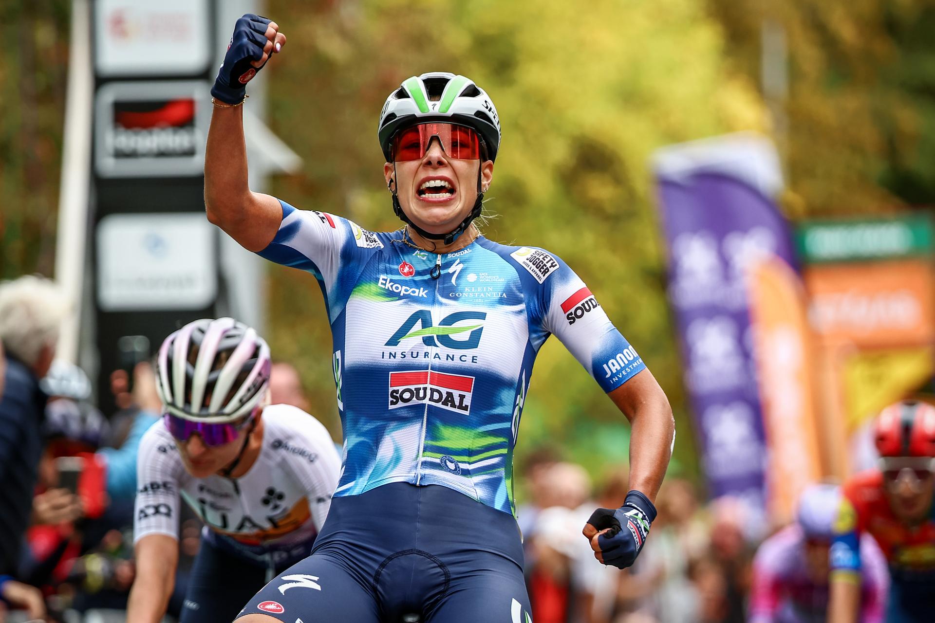 Belgian Shari Bossuyt celebrates as she crosses the finish line to win the one day cycling race Grand Prix de Wallonie 2025 (128,7km), in Namur, on Wednesday 17 September 2025. BELGA PHOTO DAVID PINTENS
