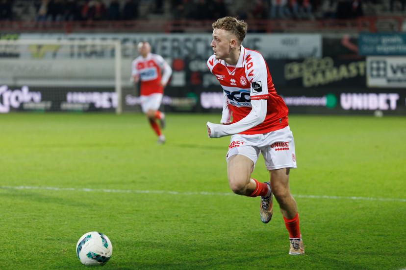 Kortrijk's Dion De Neve pictured in action during a soccer game between KV Kortrijk and Royal Antwerp FC, Wednesday 04 December 2024 in Kortrijk, in the round of 16 of the 'Croky Cup' Belgian soccer cup. BELGA PHOTO KURT DESPLENTER