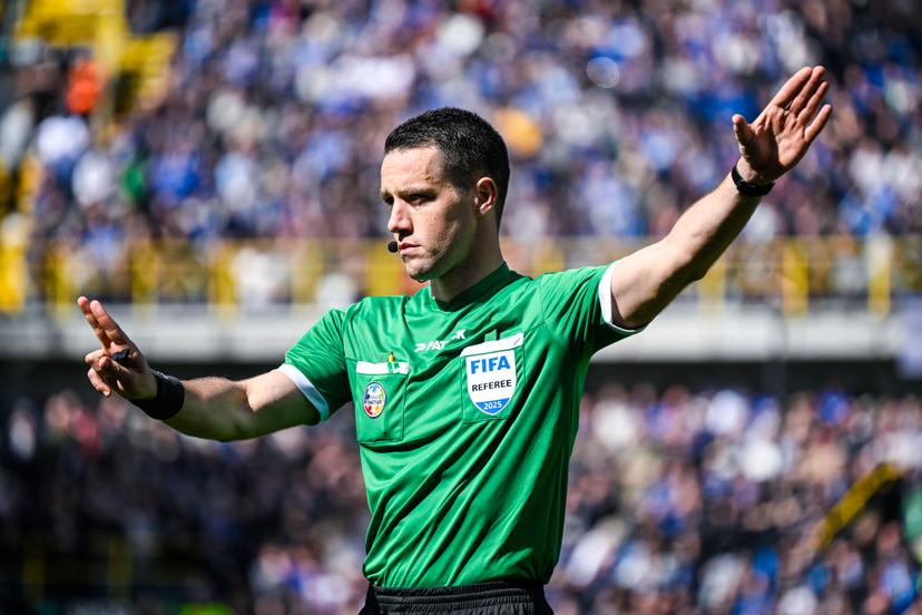 referee Jasper Vergoote pictured during a soccer match between Club Brugge and RSC Anderlecht, Sunday 30 March 2025 in Brugge, on day 1 (out of 10) of the Champions' Play-offs of the 2024-2025 'Jupiler Pro League' first division of the Belgian championship. BELGA PHOTO TOM GOYVAERTS