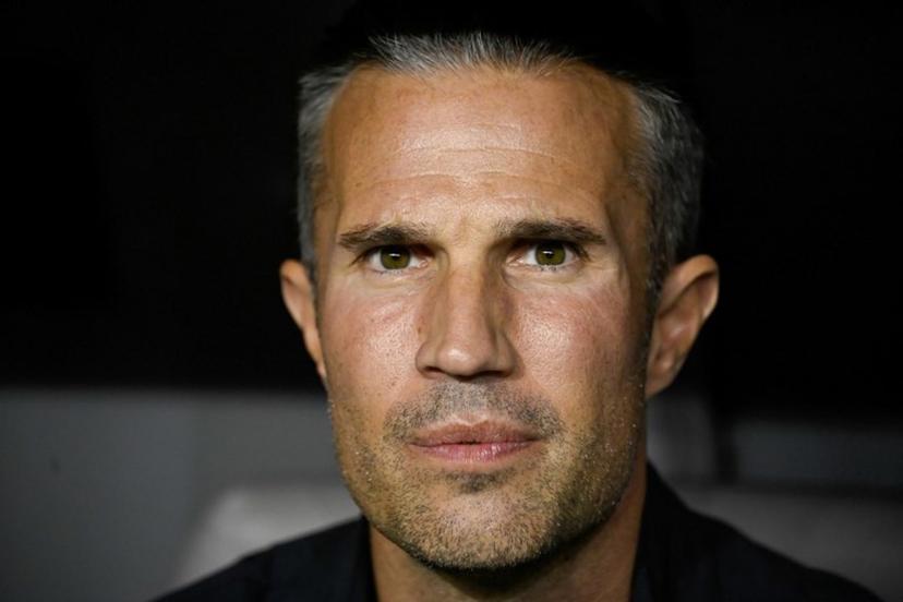 Feyenoord's Dutch coach Robin van Persie looks on before the UEFA Europa League 1st round day 1 football match between SC Braga and Feyenoord at the Municipal stadium of Braga on September 24, 2025.  Miguel RIOPA / AFP