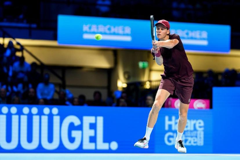 Italy's Jannik Sinner returns the ball to Australia's Alex de Minaur during the men's semi-final singles match at the ATP Vienna Open tennis tournament in Vienna, Austria, on October 25, 2025.  MAX SLOVENCIK / APA / AFP