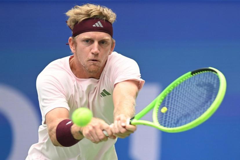Spain's Alejandro Davidovich Fokia hits a return to France's Alexandre Muller during their men's singles quarter-final match at the Chengdu Open tennis tournament in Chengdu, in China's southwest Sichuan province on September 27, 2026.  STR / AFP