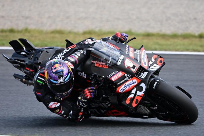 Aprilia Racing rider Jorge Martin of Spain drives his motorcycle during the MotoGP class practice session of the MotoGP Japanese Grand Prix at the Mobility Resort Motegi in Motegi, Tochigi prefecture on September 26, 2025.  Toshifumi KITAMURA / AFP