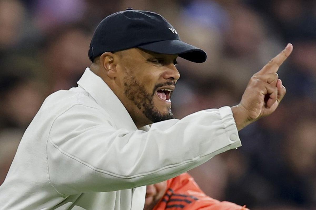 Bayern Munich's Belgian head coach Vincent Kompany reacts from the sidelines during the German first division Bundesliga football match FC Bayern Munich vs BVB Borussia Dortmund, in Munich, southern Germany on October 18, 2025.  Alexandra BEIER / AFP