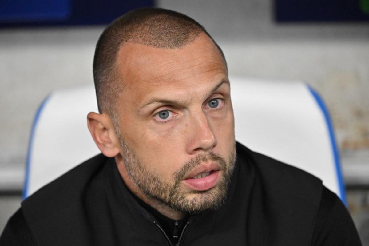 Ajax's Dutch head coach Johnny Heitinga reacts ahead of the UEFA Champions League, league phase day 2, football match between Olympique de Marseille (FRA) and AFC Ajax (NED) at the Velodrome stadium, in Marseille on September 30, 2025.  Christophe Simon / AFP