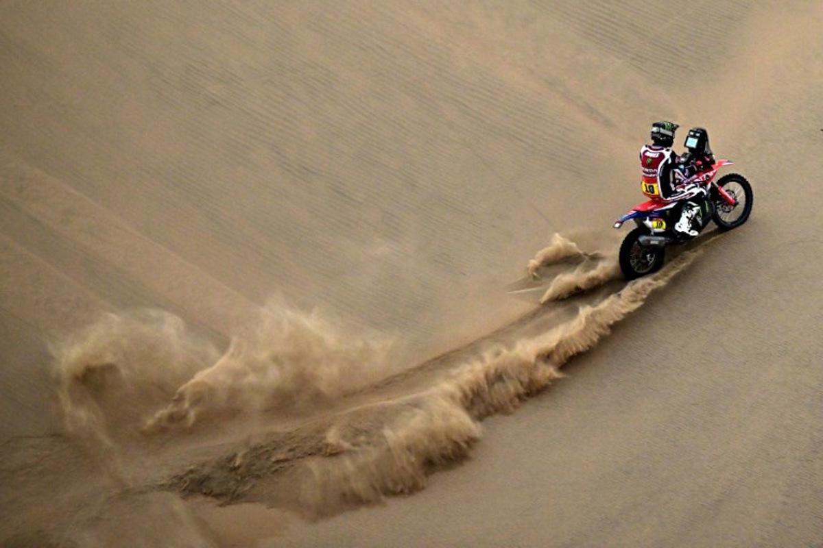 US rider Skyler Howes competes with a Honda Crf 450 in Stage 10 of the 48th edition of the Dakar Rally 2026, between Bisha and Bisha, Saudi Arabia, on January 14, 2026.   Giuseppe CACACE / AFP