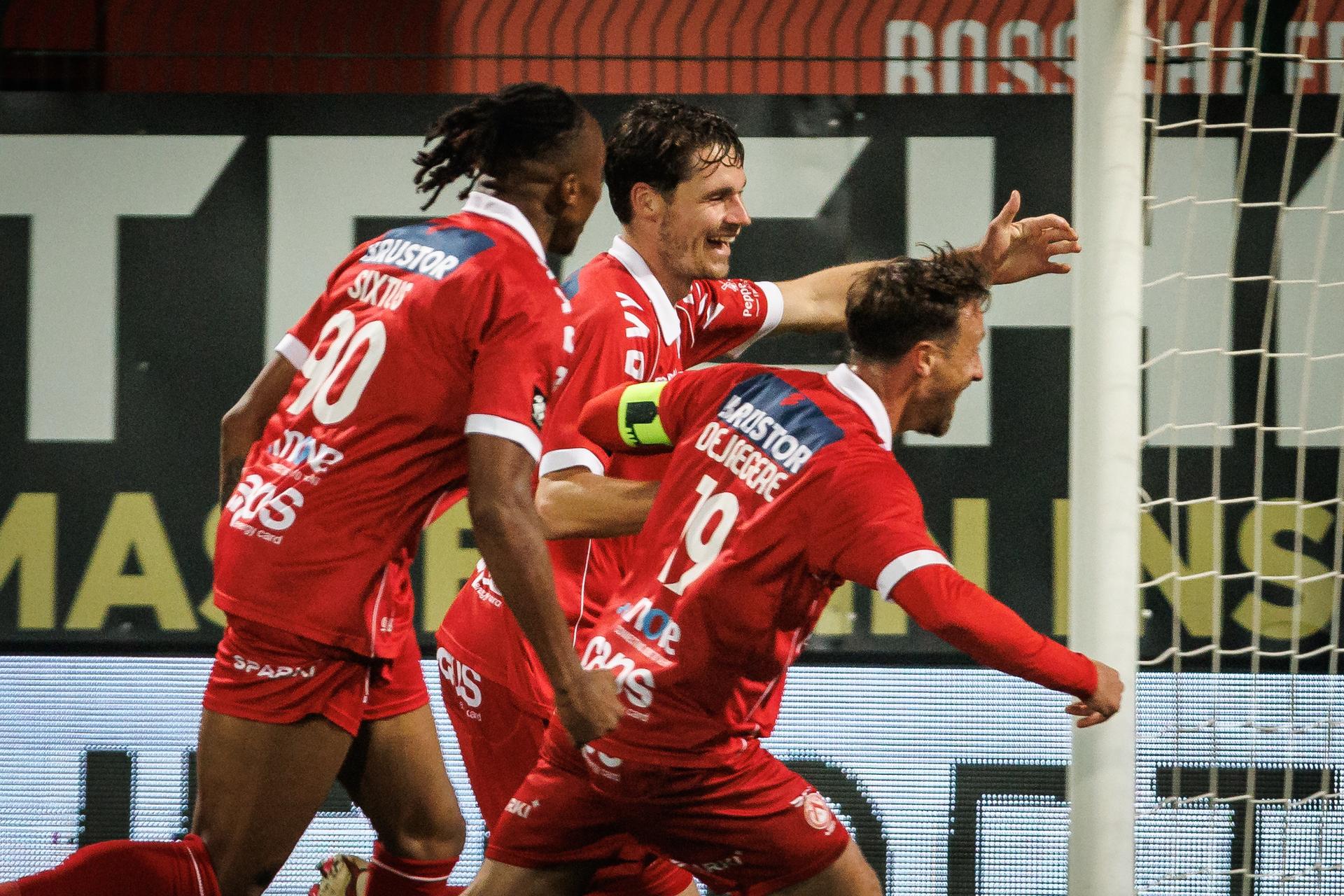 Kortrijk's Jamie Roche celebrate after scoring during a soccer match between KV Kortrijk and SK Beveren, Sunday 20 September 2026 in Kortrijk, on day 7 of the 2026-2027 'Jupiler Pro League' first division of the Belgian championship. BELGA PHOTO KURT DESPLENTER