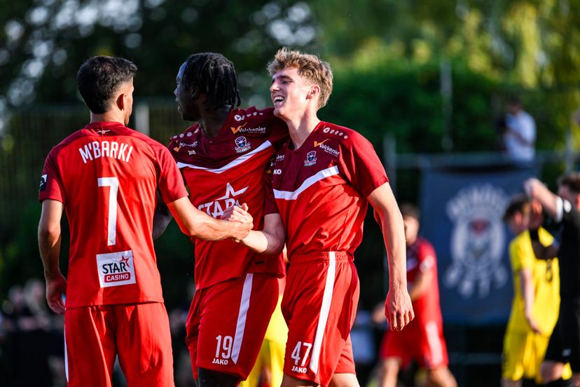 Dender's Gus Pappaert celebrates after scoring during a friendly game between amateurs Leeuwkens Teralfene and 1st division team Dender EH, Wednesday 25 June 2025 in Teralfene, Affligem, in preparation of the upcoming 2025-2026 season. BELGA PHOTO TOM GOYVAERTS