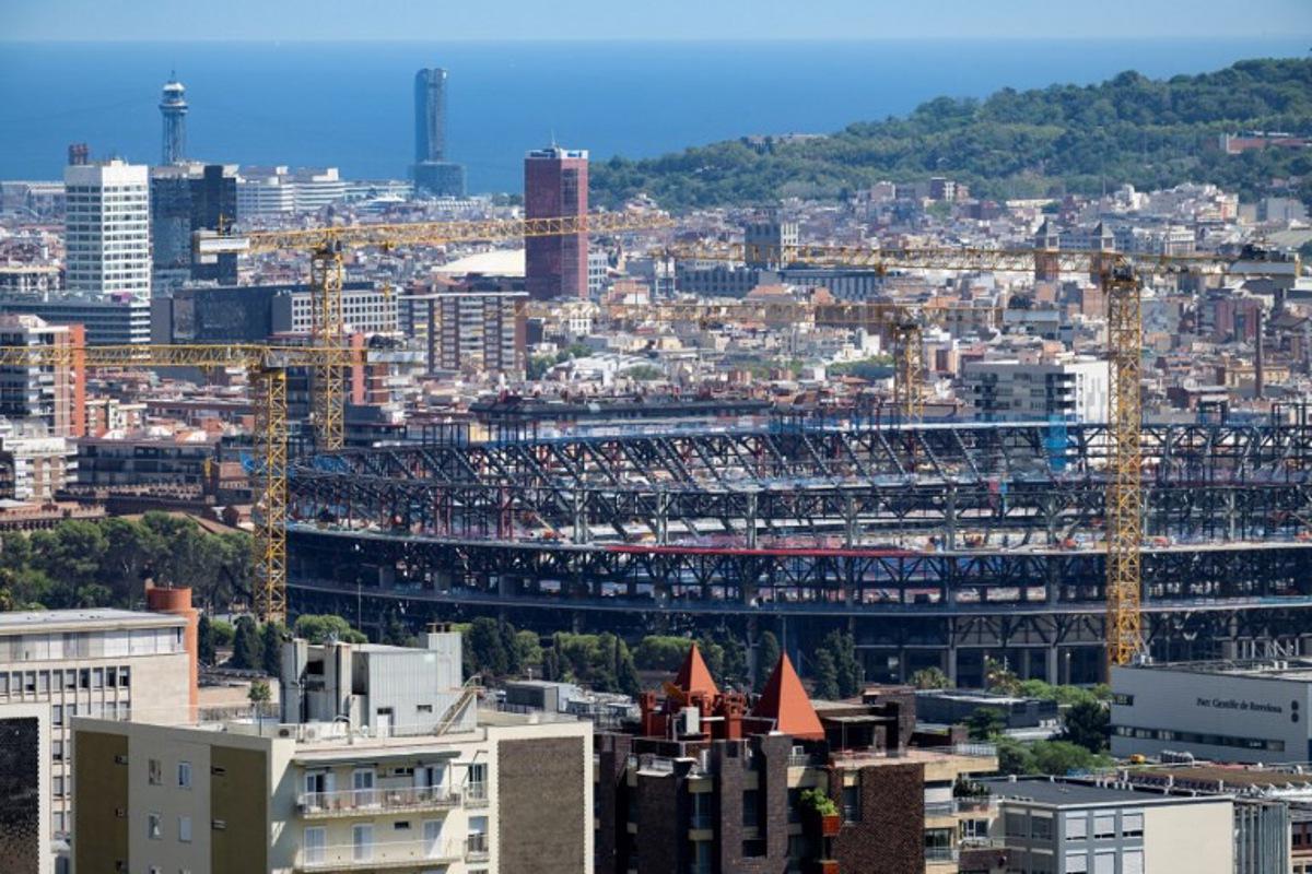 A picture taken on September 3, 2025 shows the ongoing construction of the new FC Barcelona's Camp Nou Stadium in Barcelona.  Josep LAGO / AFP