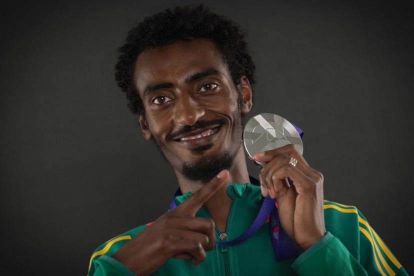 Silver medallist of the men's 10000m final Ethiopia's Yomif Kejelcha poses for portraits during a studio photo session on the sidelines of the World Athletics Championships in Tokyo on September 15, 2025.  Andrej ISAKOVIC / AFP