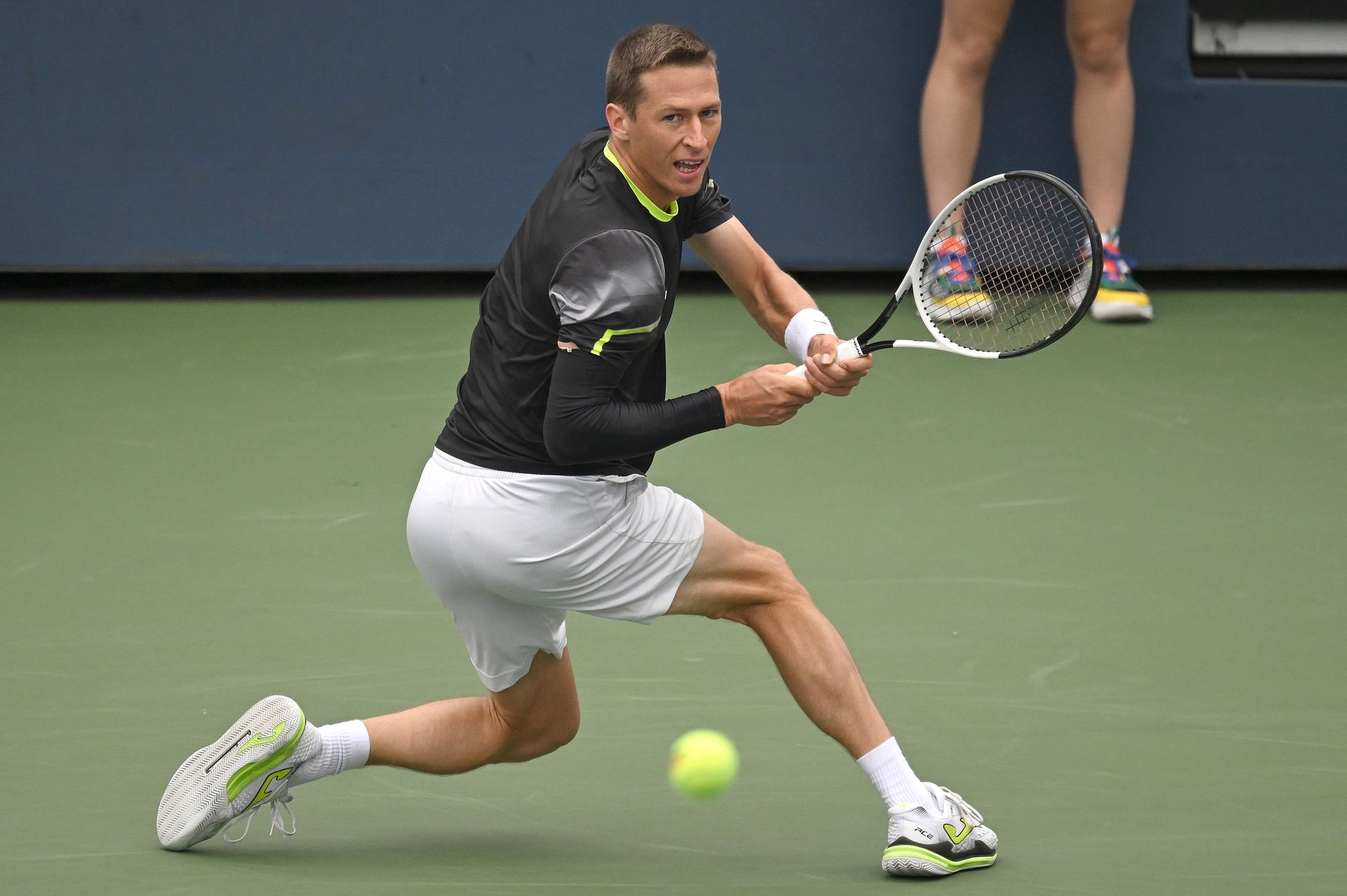 Belgian Kimmer Coppejans pictured in action during a tennis match between Belgian Blockx and Belgian Coppejans, in the second round of the qualifications for the men's signles of the 2025 US Open Grand Slam tennis tournament in New York City, USA, Thursday 21 August 2025. BELGA PHOTO TONY BEHAR