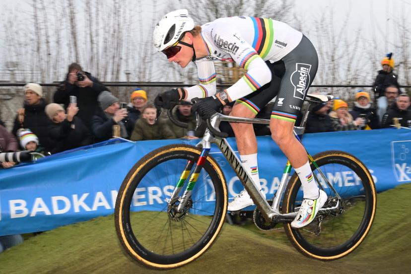 Dutch Mathieu Van Der Poel pictured in action during the men's elite race of the Azencross, the fifth stage in the DVV Trofee (out of eight), Monday 29 December 2025, in Loenhout. BELGA PHOTO DAVID PINTENS