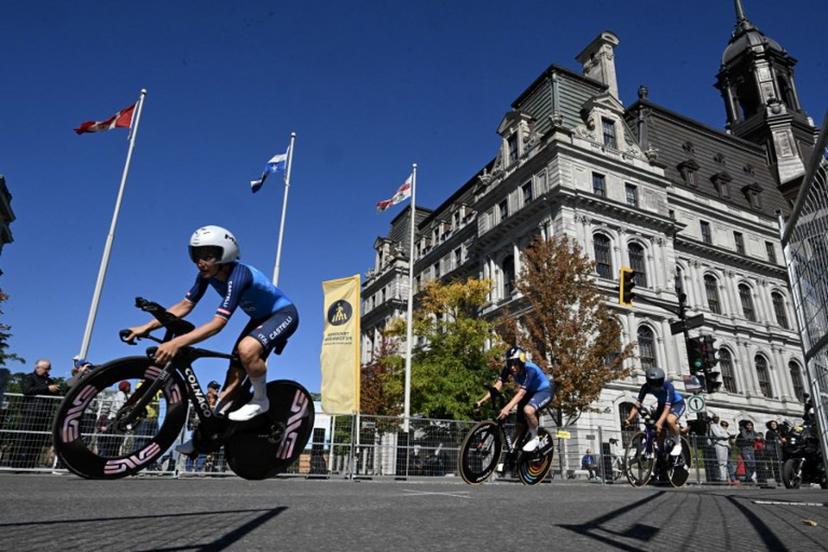 Italy's women's team competes in the mixed relay team time trial during the 2026 Union Cycliste Internationale (UCI) Road World Championships in Montreal, Quebec, on September 22, 2026.  Andrej Ivanov / AFP