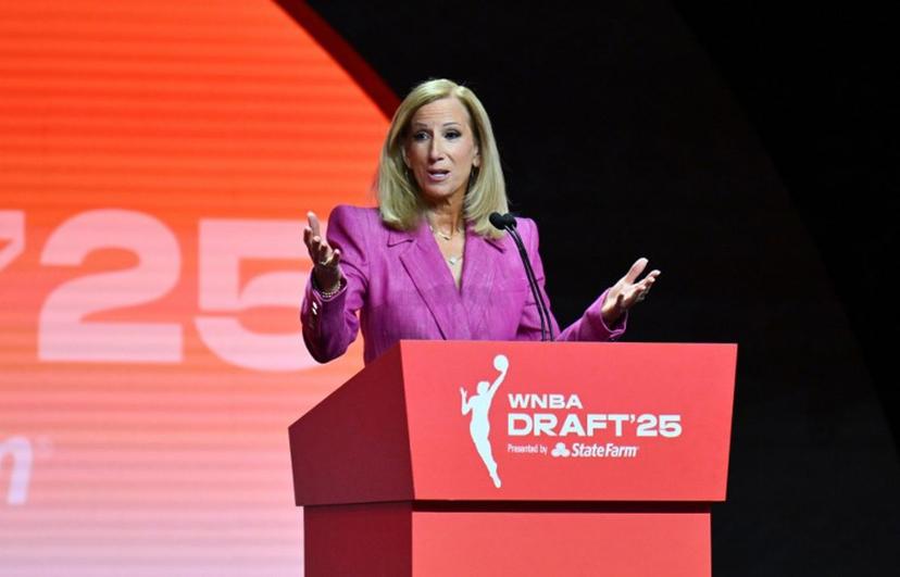 WNBA commissionner Cathy Engelbert speaks during the 2025 WNBA Draft at the Shed in New York City on April 14, 2025.  ANGELA WEISS / AFP