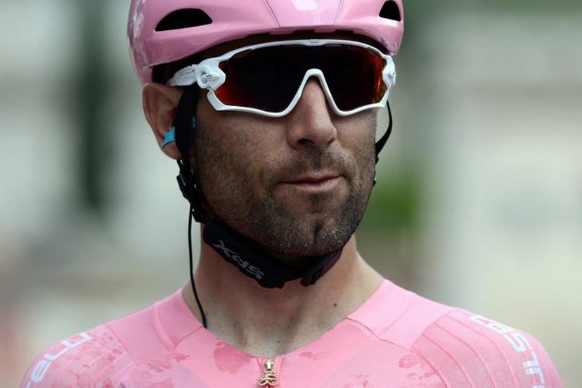 XDS Astana Team's Italian rider Diego Ulissi waits for the start of the 9th stage of the 108th Giro d'Italia cycling race of 181kms from Gubbio to Siena on May 18, 2025.  Luca Bettini / AFP