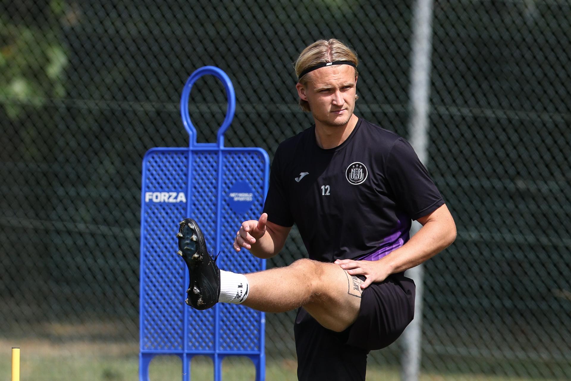 Anderlecht's Kasper Dolberg pictured during a training session of Belgian soccer team RSC Anderlecht, on Wednesday 20 August 2025 in Brussels. RSCA is preparing for tomorrow's game against AEK Athens, the first leg of the play-off round for the UEFA Conference League competition. BELGA PHOTO BRUNO FAHY