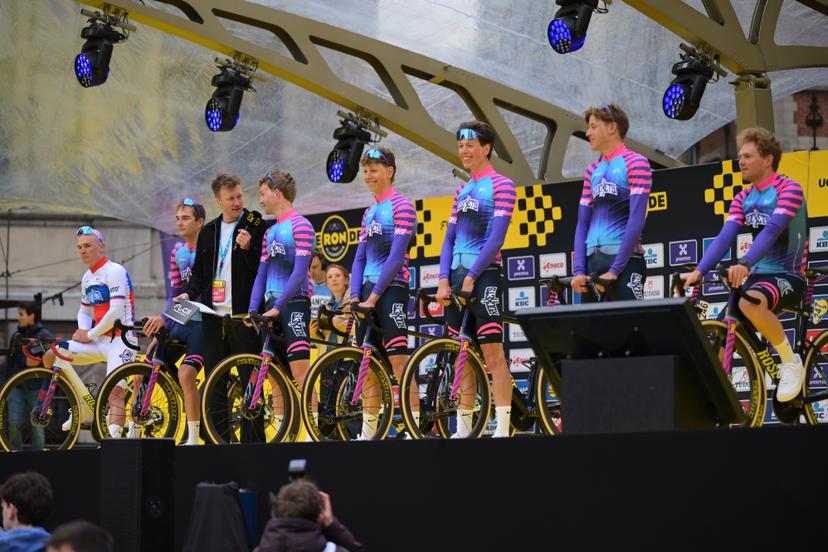 Unibet Rose Rockets riders pictured at the start of the men's race of the 'Ronde van Vlaanderen/ Tour des Flandres/ Tour of Flanders' UCI WorldTour one day cycling race, 278 km from Antwerp to Oudenaarde, Sunday 05 April 2026. BELGA PHOTO DAVID PINTENS