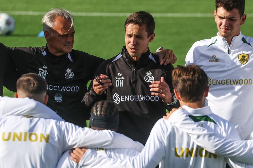 Union's head coach David Hubert (C) is pictured during a training session of Belgian soccer team Royale Union Saint-Gilloise in Bodo, Norway, on Monday 10 August 2026. The team prepares for tomorrow's match against Norwegian team FK Bodo/Glimt, the return leg in the third qualifying round for the UEFA Champions League tournament. BELGA PHOTO BRUNO FAHY