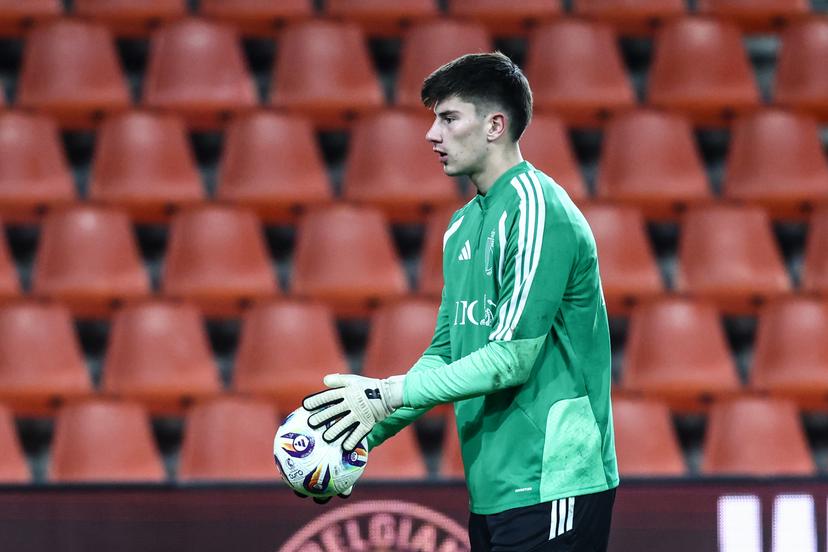 Belgium's goalkeeper Mike Penders pictured during a training session of the Red Devils, the Belgian national soccer team, in Liege on Monday 17 November 2025. The team is preparing for its last World Cup 2026 qualification match against Liechtenstein tomorrow. BELGA PHOTO BRUNO FAHY