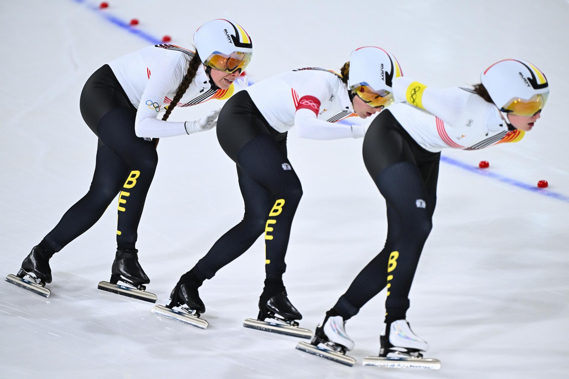 Belgian speed skater Fran Vanhoutte (yellow), Belgian speed skater Isabelle van Elst (red) and Belgian speed skater Sandrine Tas (White) pictured in action during the Final C of the Women's Team Pursuit speed skating at the Milano Cortina 2026 Olympic Winter Games, on Tuesday 17 February 2026 in Milan, Italy. The XXV Winter Olympics take place from 6 to 22 February 2026 in Italy. BELGA PHOTO JASPER JACOBS
