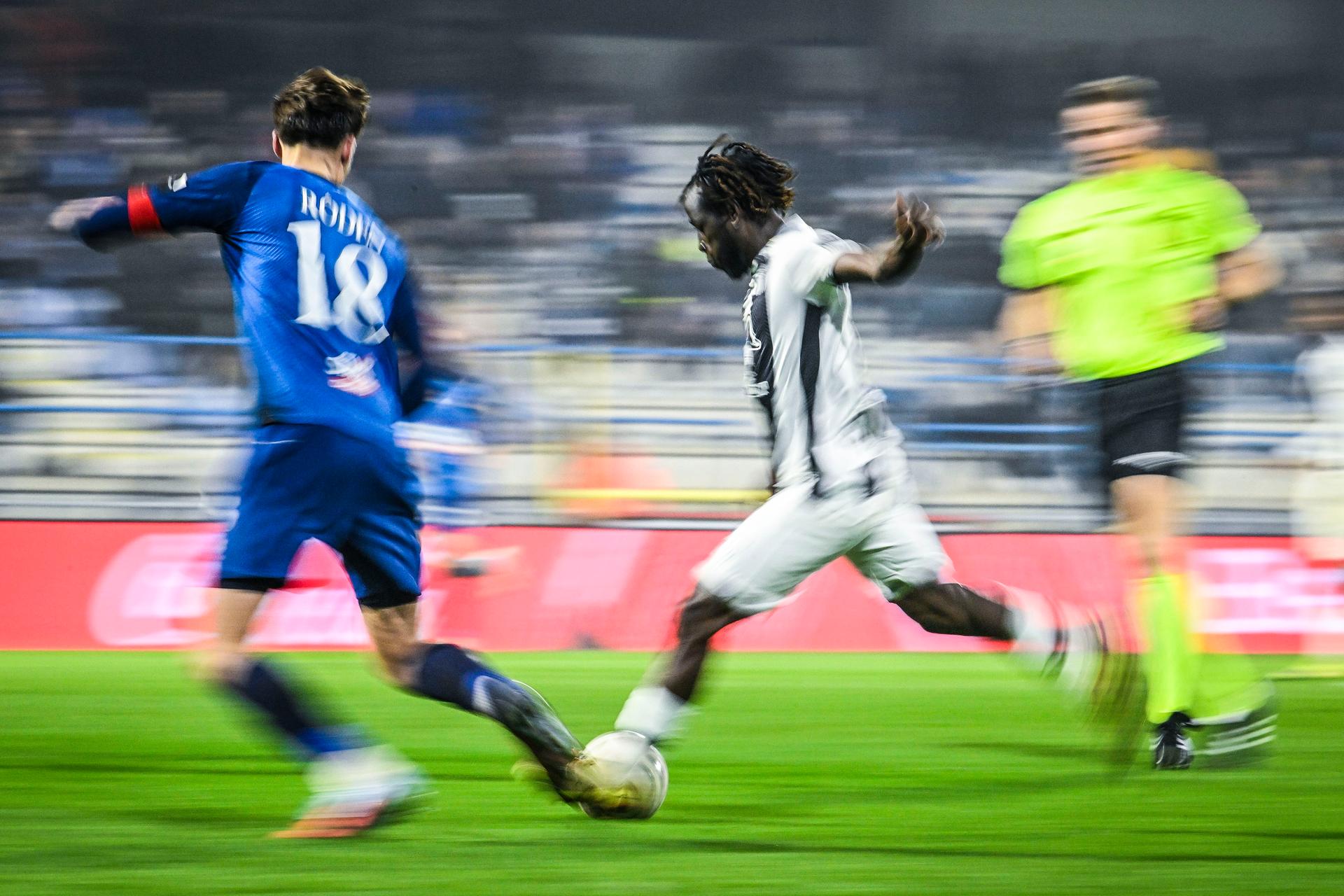 Charleroi's Parfait Guiagon pictured in action during a soccer match between FCV Dender EH and Sporting Charleroi, Saturday 07 March 2026 in Denderleeuw, on day 28 of the 2025-2026 'Jupiler Pro League' first division of the Belgian championship. BELGA PHOTO TOM GOYVAERTS