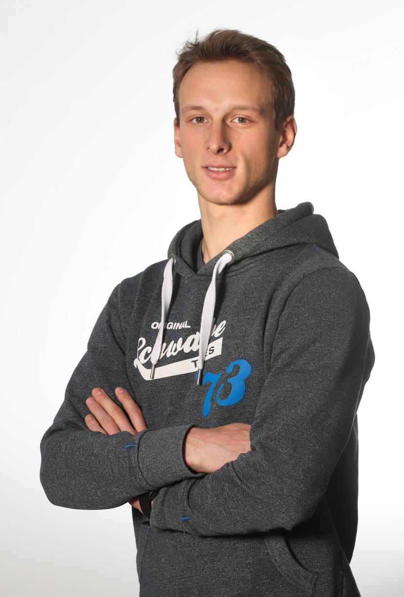 Martin Maes poses for the photographer at the presentation of sportswomen and -men with an elite sports contract of Adeps, the sports ministry of the Federation Wallonia - Brussels in on Tuesday 29 January 2019 in Brussels. BELGA PHOTO VIRGINIE LEFOUR