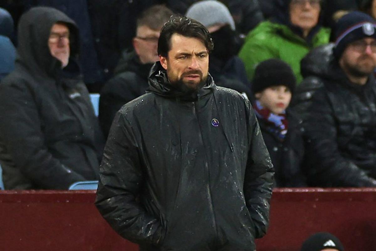 Southampton's Scottish head coach Russell Martin looks on during the English Premier League football match between Aston Villa and Southampton at Villa Park in Birmingham, central England on December 7, 2024.  Adrian Dennis / AFP
