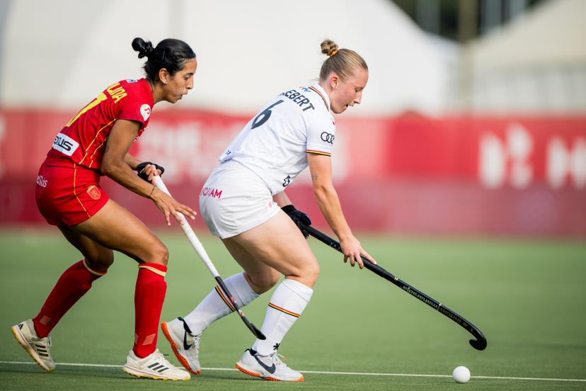 Spain's Luciana Molina and Belgium's Charlotte Englebert pictured in action during a hockey game between Belgian national team Red Panthers and Spain, match 11/16 in the group stage of the 2025 women's FIH Pro League, Tuesday 17 June 2025 in Antwerp. BELGA PHOTO JASPER JACOBS