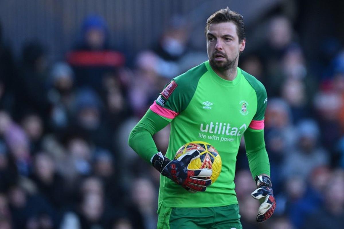 Luton Town's Dutch goalkeeper #23 Tim Krul collects the ball during the English FA Cup third round football match between Luton Town and Bolton Wanderers at Kenilworth Road in Luton, north of London on January 7, 2024.  JUSTIN TALLIS / AFP