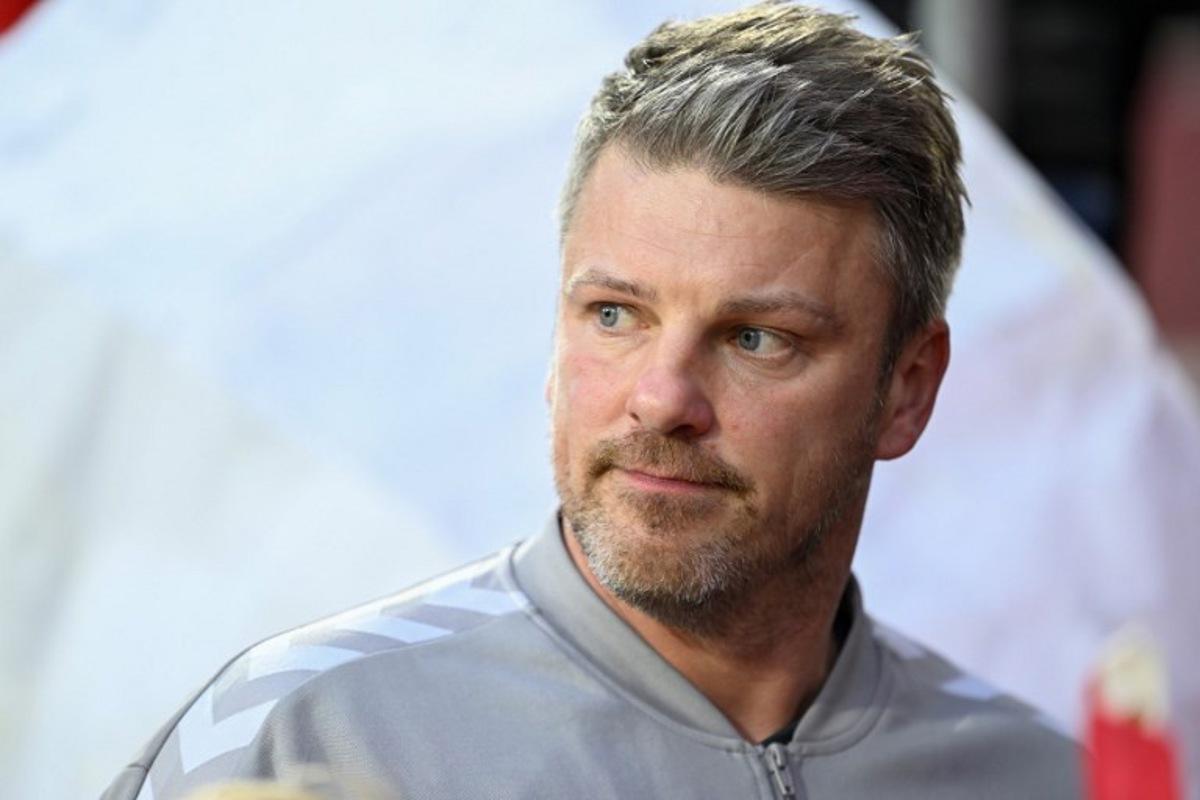 FC Cologne's German head coach Lukas Kwasniok arrives for the German first division Bundesliga football match 1 FC Cologne v BVB Borussia Dortmund in Cologne, western Germany, on March 7, 2026.  INA FASSBENDER / AFP