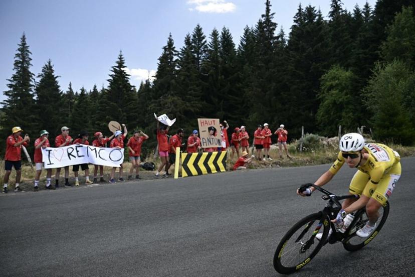 UAE Team Emirates - XRG's Slovenian rider Tadej Pogacar wearing the overall leader's yellow jersey cycles during the 10th stage of the 113th edition of the Tour de France cycling race, 166,6 km between Aurillac and Le Lioran in the Massif Central, on July 14, 2026.  Loic VENANCE / AFP
