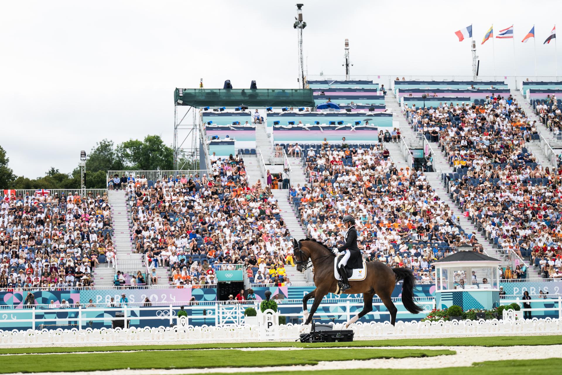 240803 Larissa Pauluis of Belgium on horse Flambeau competes in equestrian dressage team grand prix special competition during day 8 of the Paris 2024 Olympic Games on August 3, 2024 in Paris.  Photo: Ludvig Thunman / BILDBYRÅN / kod LT / LT0656 ridsport equestrian olympic games olympics os ol olympiska spel olympiske leker paris 2024 paris-os paris-ol 8 bbeng dressyr dressage grand prix
