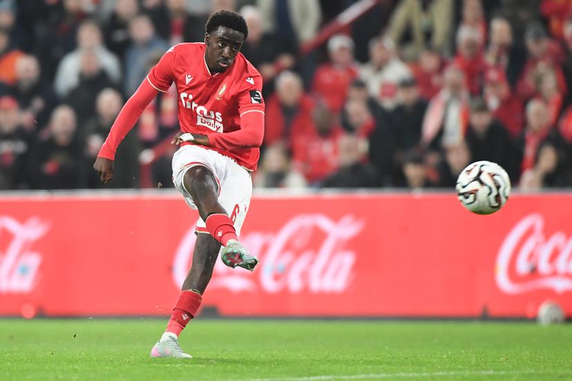 Standard's Hakim Sahabo pictured in action during a soccer match between Standard de Liege and Royal Antwerp FC, Friday 17 October 2025 in Liege, on day 11 of the 2025-2026 'Jupiler Pro League' first division of the Belgian championship. BELGA PHOTO JILL DELSAUX