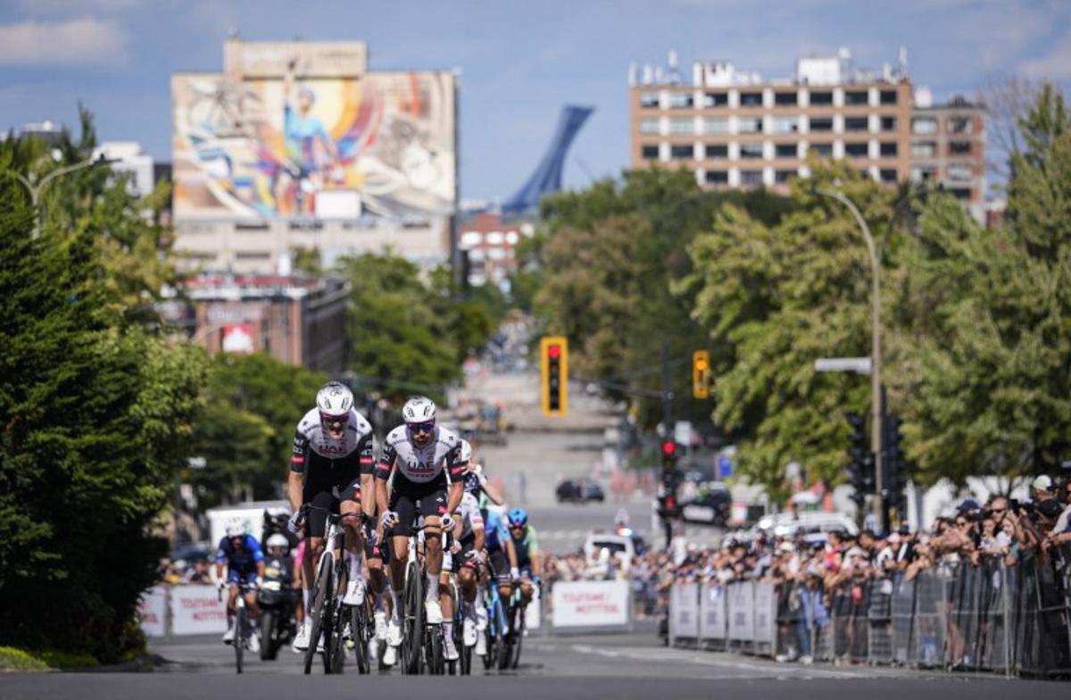 American Brandon McNulty (2L), of UAE Team Emirates XRG, cycles during the 14th Grand Prix Cycliste de Montreal cycling road race in Montreal, Canada, on September 14, 2025.   MATHIEU BELANGER / AFP