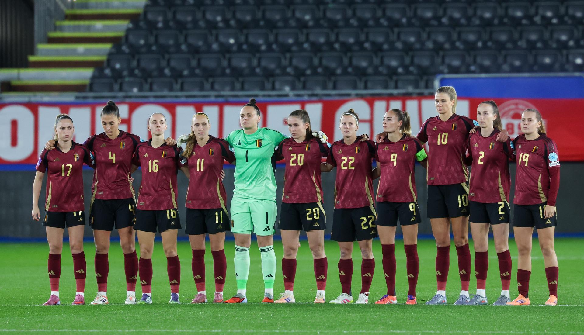 Belgium's player pictured at the start of a soccer game between Belgium's national women's team the Red Flames and Ireland, the return leg in the Nations League Promotion/relegation play-off, on Tuesday 28 October 2025 in Leuven. Flames lost the first leg 4-2. BELGA PHOTO VIRGINIE LEFOUR