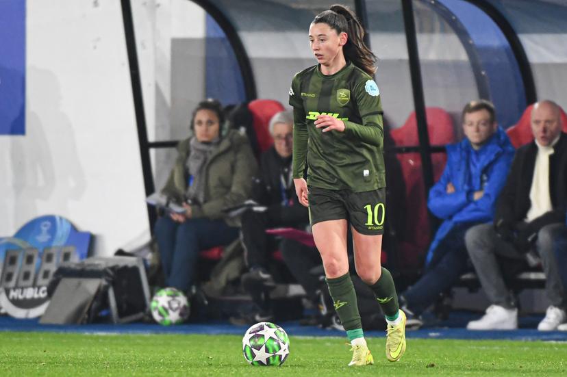 OHL Women's Aurelie Reynders pictured in action during a soccer match between Oud-Heverlee Leuven Women and Italian AS Roma, Thursday 20 November 2025 in Leuven, game 4 (out of 6) in the league phase of the UEFA Women's Champions League competition. BELGA PHOTO JILL DELSAUX