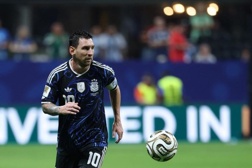 Argentina's forward #10 Lionel Messi controls the ball during the 2026 World Cup football tournament semi-final match between England and Argentina at the Atlanta Stadium in Atlanta on July 15, 2026.   Thomas COEX / AFP