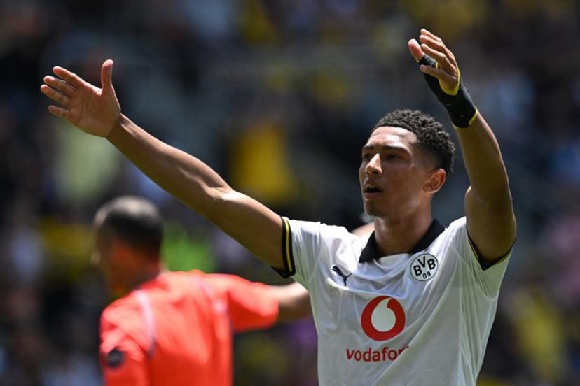 Borussia Dortmund's English midfielder #77 Jobe Bellingham celebrates scoring his team's third goal during the FIFA Club World Cup 2025 Group F football match between South Africa's Mamelodi Sundowns and Germany's Borussia Dortmund at the TQL stadium in Cincinnati on June 21, 2025.  Federico PARRA / AFP
