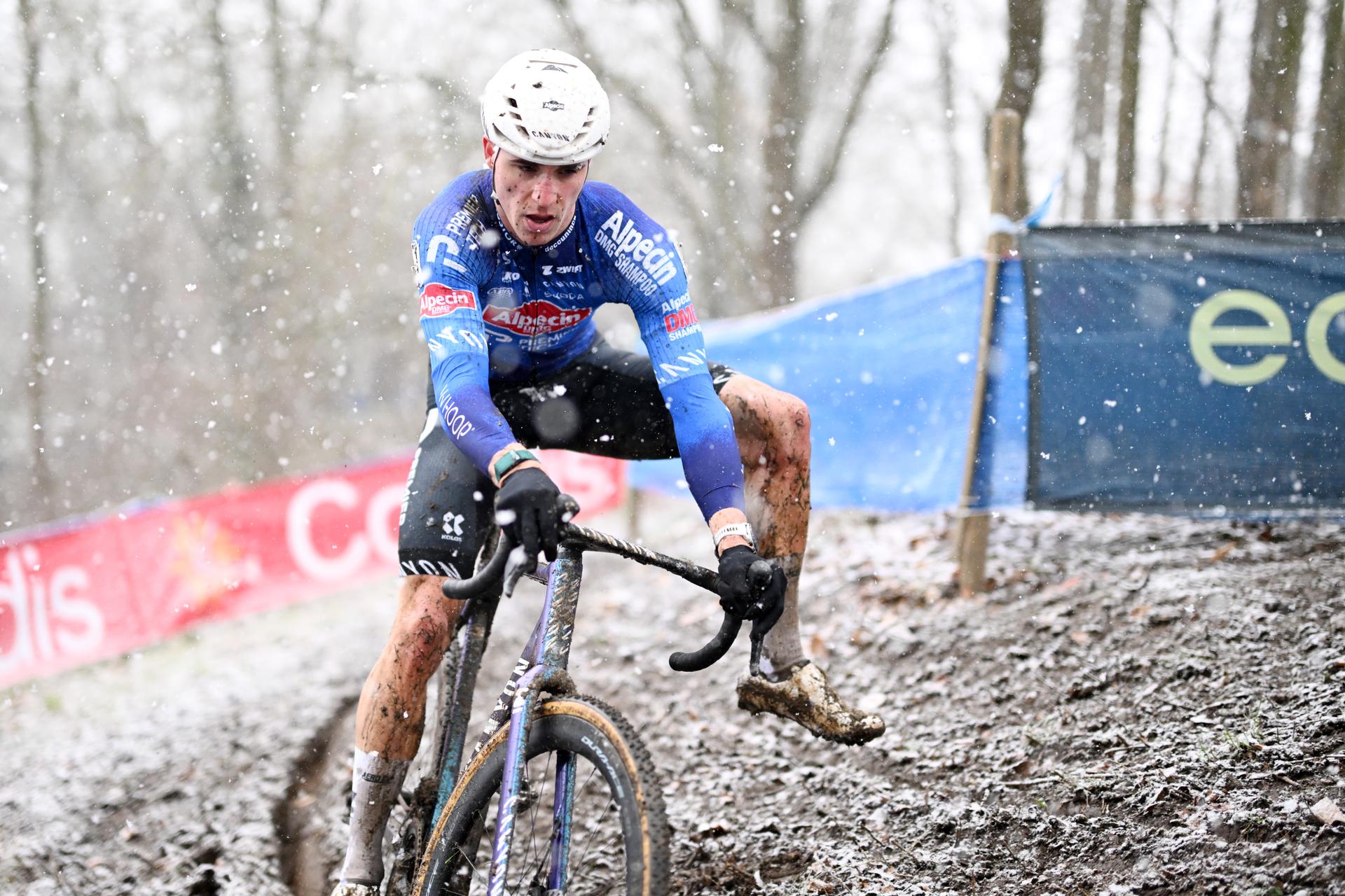 Belgian Niels Vandeputte pictured in action during the men elite race of the 'Brussels Universities' cyclocross cycling event, stage 8/8 in the 'X20 Badkamers Trofee' competition, Sunday 15 February 2026 in Brussels, Belgium. BELGA PHOTO MAARTEN STRAETEMANS