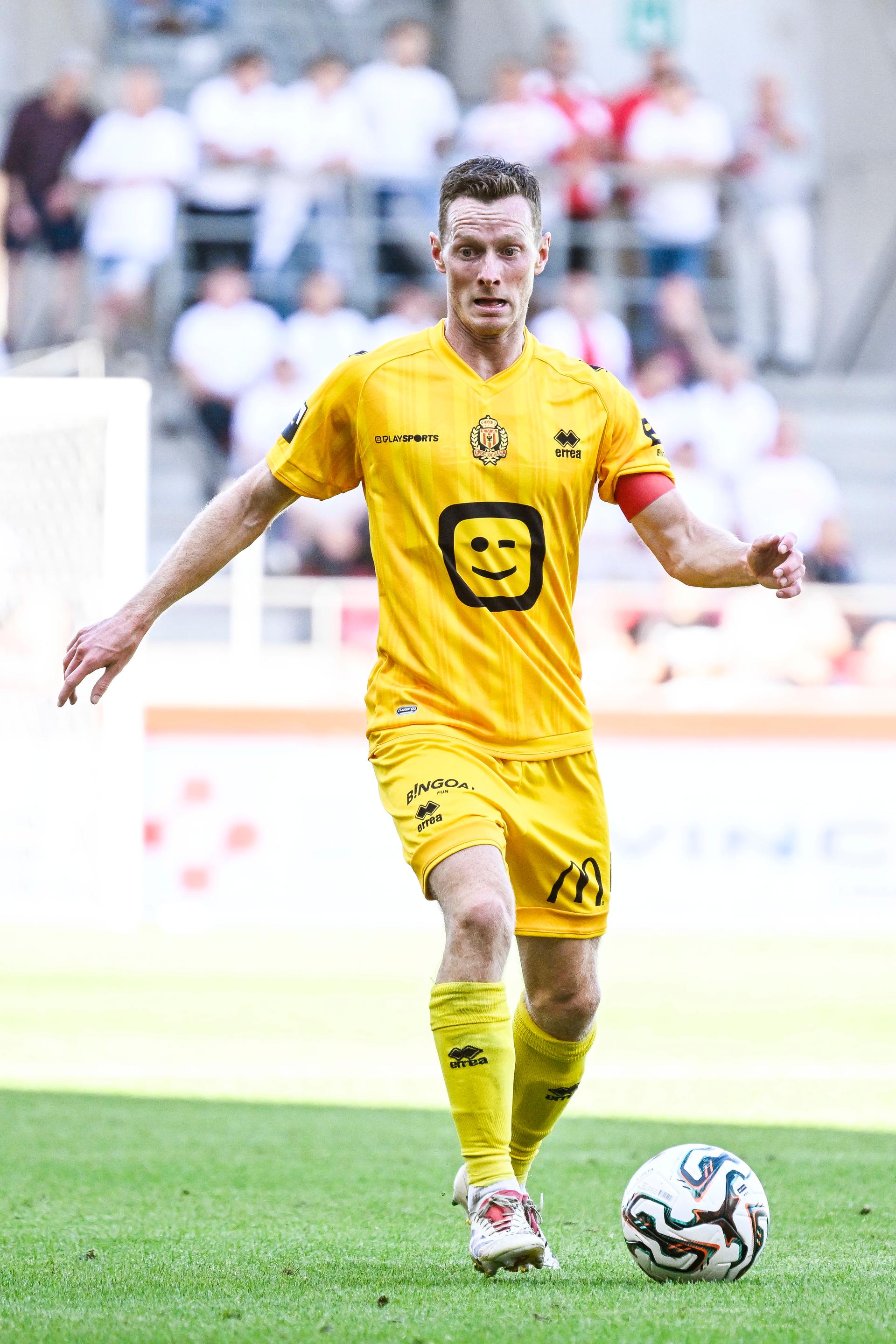 Mechelen's Rob Schoofs pictured in action during a soccer match between Royal Antwerp FC and KV Mechelen, Sunday 24 August 2025 in Antwerp, on day 5 of the 2025-2026 'Jupiler Pro League' first division of the Belgian championship. BELGA PHOTO TOM GOYVAERTS