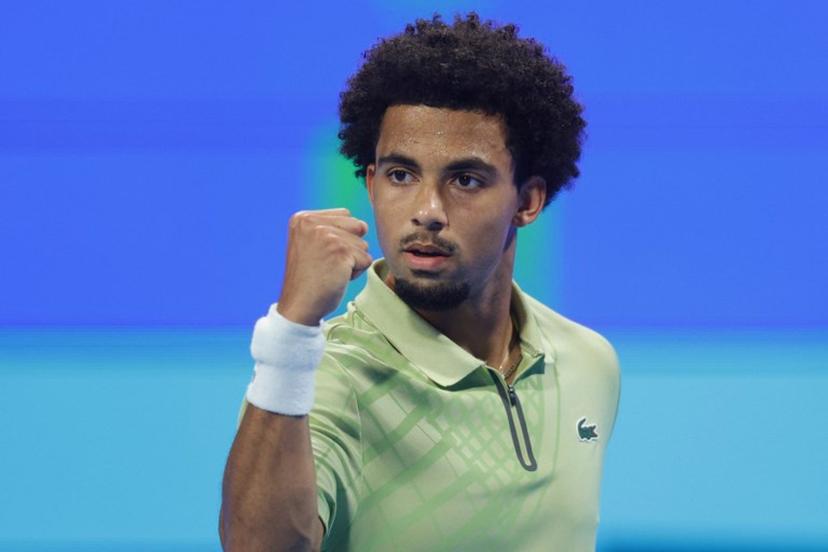 France's Arthur Fils reacts during their men's singles semi-final match against Czech Republic's Jakub Mensik at the Qatar Open tennis tournament in Doha on February 20, 2026.  Karim JAAFAR / AFP