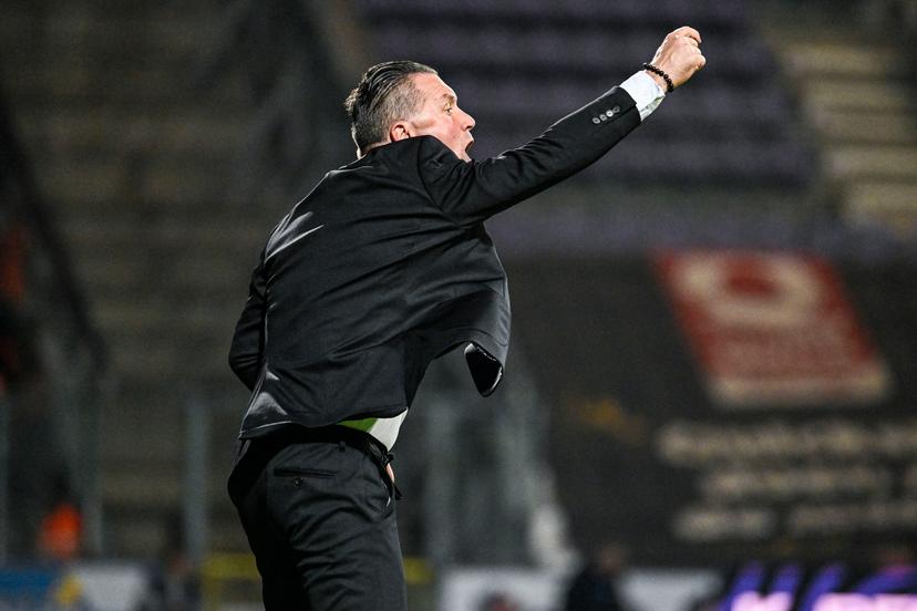 Lokeren's head coach Stijn Vreven pictured during a soccer game between Beerschot VA and KSC Lokeren, Saturday 27 September 2025 in Antwerp, on day 8 of the 2025-2026 'Challenger Pro League' 1B second division of the Belgian championship. BELGA PHOTO TOM GOYVAERTS