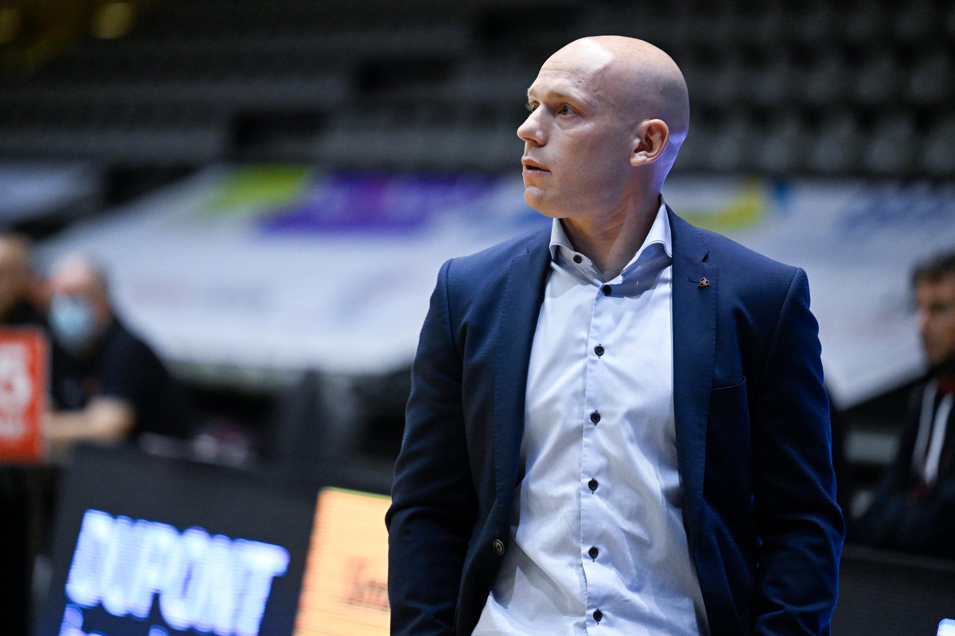 Liege's head coach Lionel Bosco pictured during a basketball match between Leuven Bears and Liege Basket, Tuesday 18 January 2022 in Liege, on day 15 of the National Round Belgium in the 'BNXT League' Belgian first division basket championships. BELGA PHOTO LAURIE DIEFFEMBACQ