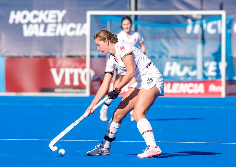 Belgium's Agathe Favart pictured in action during a hockey game between Belgian national team Red Panthers and Spain, The fifth game (out of 16) in the group stage of the 2025-2026 women's FIH Pro League, Thursday 05 February 2026 in Valencia, Spain.  BELGA PHOTO DAVID GONZALEZ
