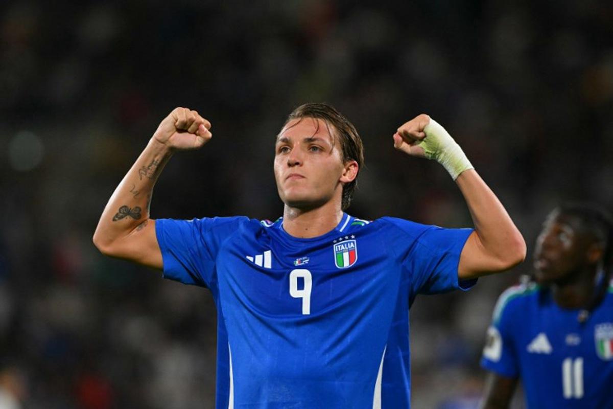 Italy's forward #09 Mateo Retegui (C) celebrates after scoring Italy's second goal during the FIFA World Cup 2026 Group I qualification football match between Italy and Estonia at the Stadio di Bergamo, in Bergamo, on September 5, 2025.  Andreas SOLARO / AFP