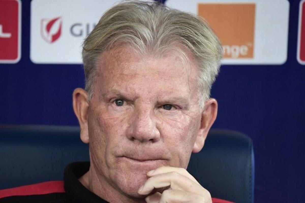 Guinea's coach Paul Put looks on during the 2019 Africa Cup of Nations (CAN) Group B football match between Burundi and Guinea at the Al Salam  Stadium in the Egyptian capital Cairo on June 30, 2019.  JAVIER SORIANO / AFP