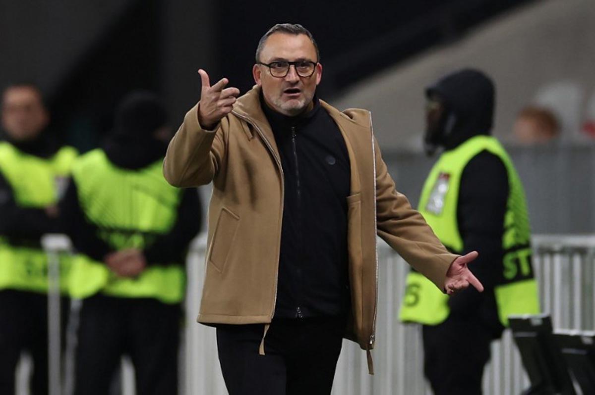 Nice's French coach Franck Haise reacts during the UEFA Europa League, league phase, football match between Nice and Sporting Braga at the Grand Stade de Nice stadium, on December 11, 2025.  Valery HACHE / AFP