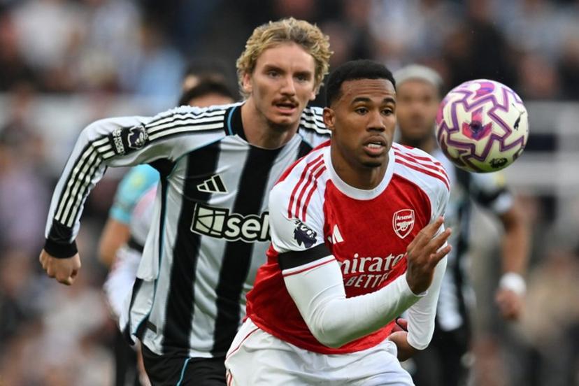 Arsenal's Brazilian defender #06 Gabriel Magalhaes chases the ball during the English Premier League football match between Newcastle United and Arsenal at St James' Park in Newcastle-upon-Tyne, north east England on September 28, 2025.  ANDY BUCHANAN / AFP