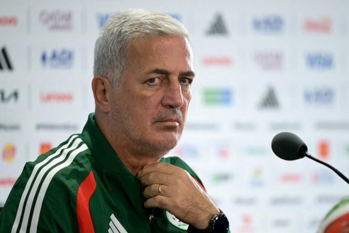 Algeria's Swiss head coach Vladimir Petkovic gives an MD-1 press conference at the Kansas City Stadium in Kansas City on June 26, 2026, on the eve of the 2026 World Cup Group J football match between Algeria and Austria.   JUAN MABROMATA / AFP