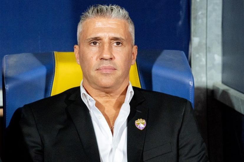 Al-Ain FC's Argentine head coach Hernan Crespo looks on during the African-Asian-Pacific Cup football match, serving as the second round of the 2024 FIFA Intercontinental Cup, between Egypt's al-Ahly SC and the UAE's al-Ain FC at Cairo International Stadium in Cairo on October 29, 2024.  Khaled DESOUKI / AFP